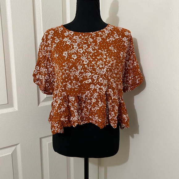 Altar'd State Burnt Sienna Orange Peplum Blouse With White Flowers Size Small - Picture 1 of 5